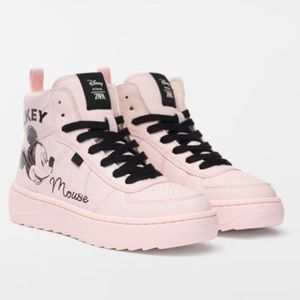 ✨ Zara NWT Mickey Disney 3.5 kids high top sneaker 🥰 💕